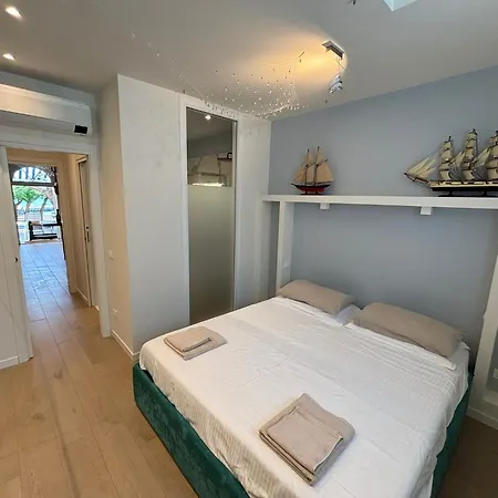 Amedeo's Sea House Апартаменты