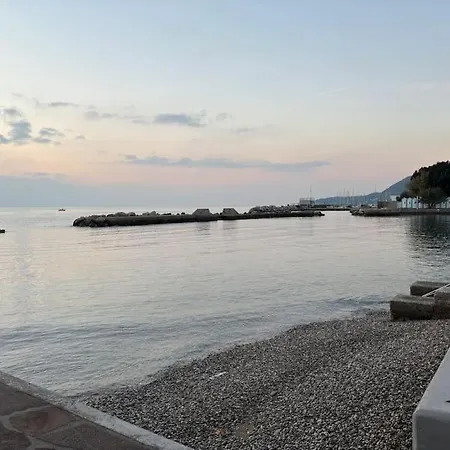 Amedeo's Sea House Apartment