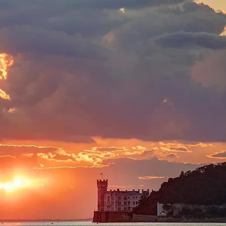 Amedeo's Sea House Διαμέρισμα *